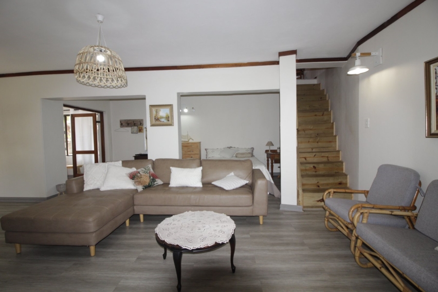 6 Bedroom Property for Sale in Paradise Beach Eastern Cape